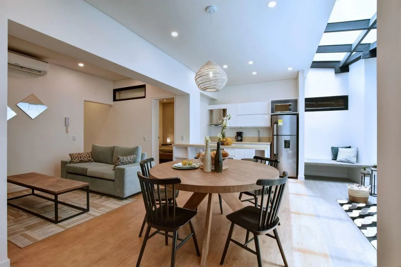 Appartamento Granada Suites By Lifeafar Cali