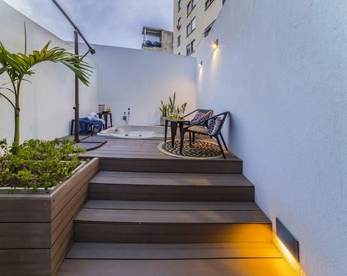 Granada Suites By Lifeafar Cali