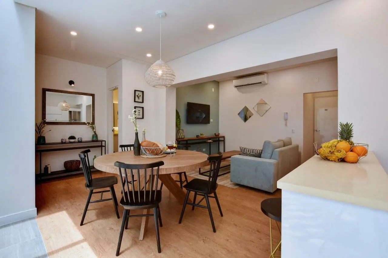 Granada Suites By Lifeafar Cali Colombia