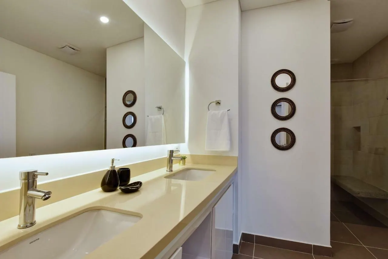 Granada Suites By Lifeafar Cali